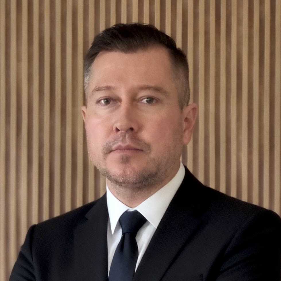 Przemyslaw Czerka's headshot